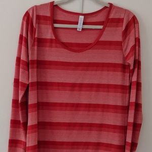 Long Sleeve LuLaRoe Lynnae shirt